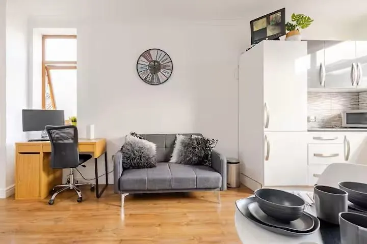 アパート Bethel Suite Canning Town - Free Parking ロンドン イギリス