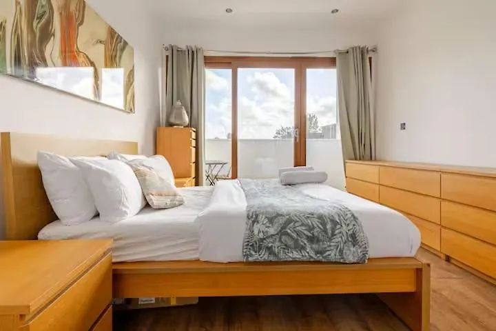 Bethel Suite Canning Town - Free Parking ロンドン