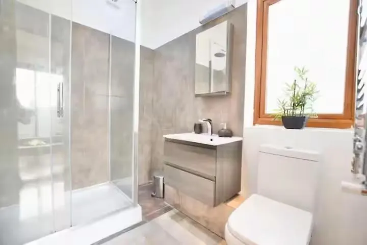 Bethel Suite Canning Town - Free Parking ロンドン